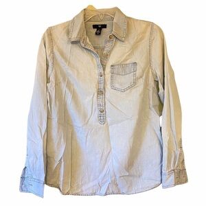 GAP Distressed Chambray Jean Shirt Sz XS
